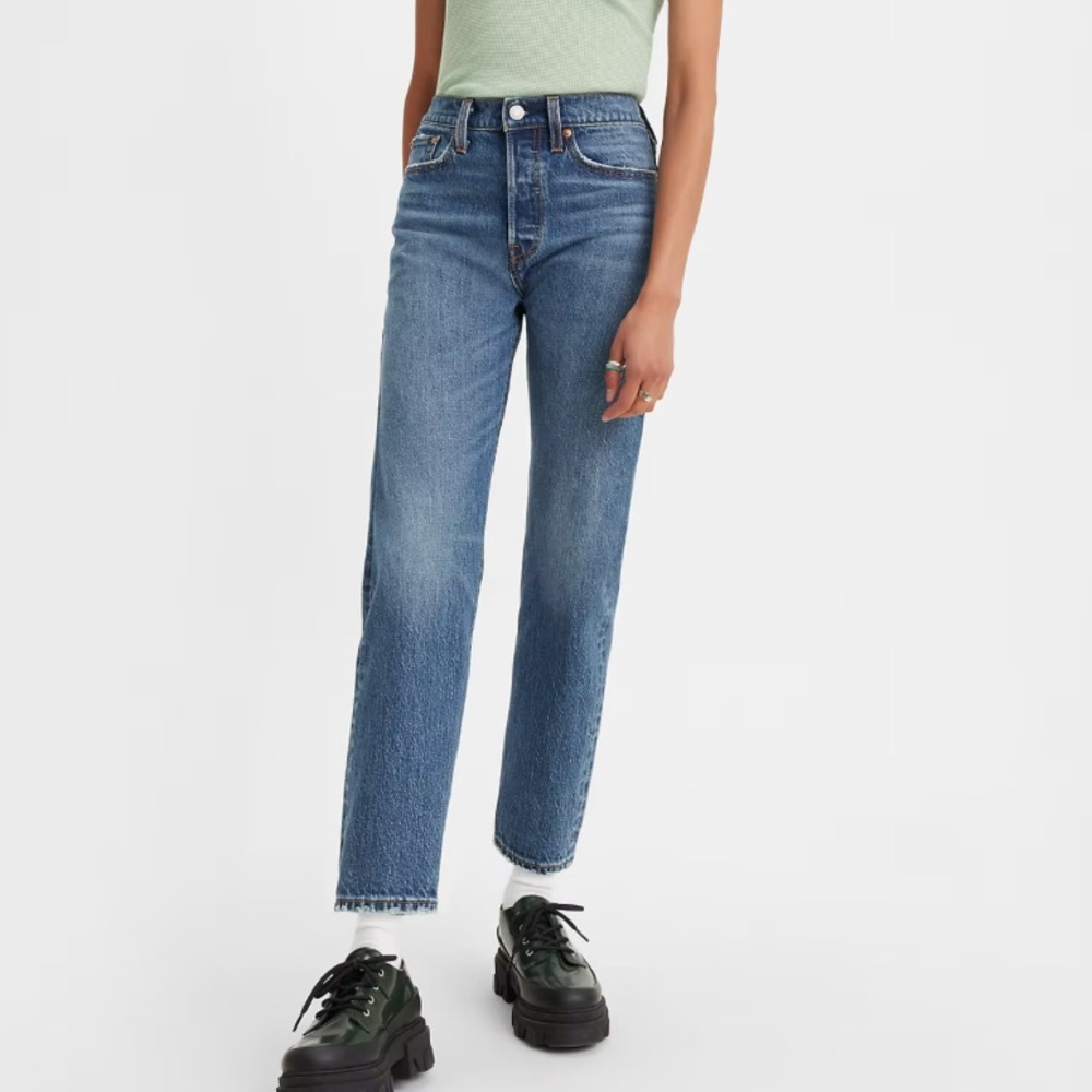 LEVI'S PREMIUM NWT Wedgie Straight Fit Womens Jeans High Rise Size 32 Button Fly
